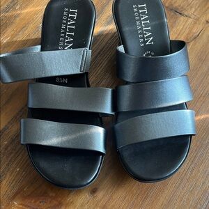 Italian Shoemakers Women's Black Strappy Sandals